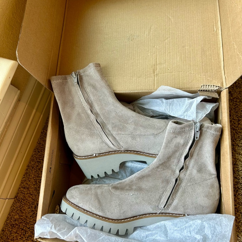 Coconut By Matisse New in box Grey Hudson Sock Boot- size 8 1/2 - Picture 2 of 8